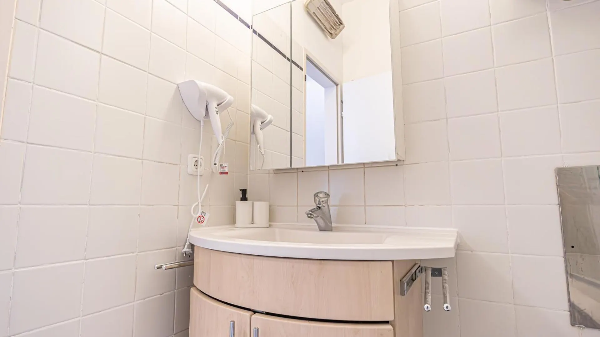 Lovely 2Br & 1Lr Apartment In The Heart Of Wien