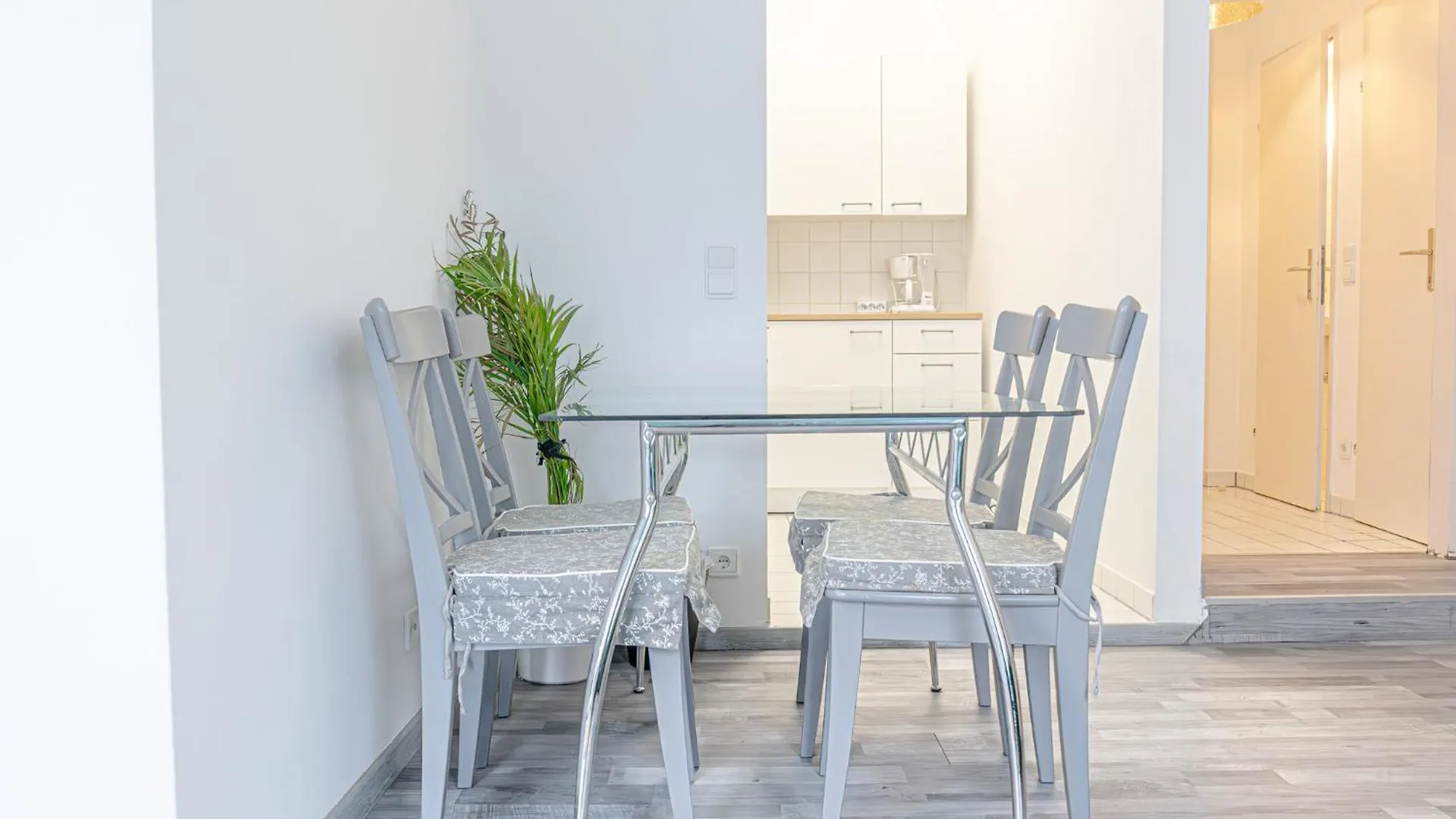 Lovely 2Br & 1Lr Apartment In The Heart Of Βιέννη 0*,  Αυστρία
