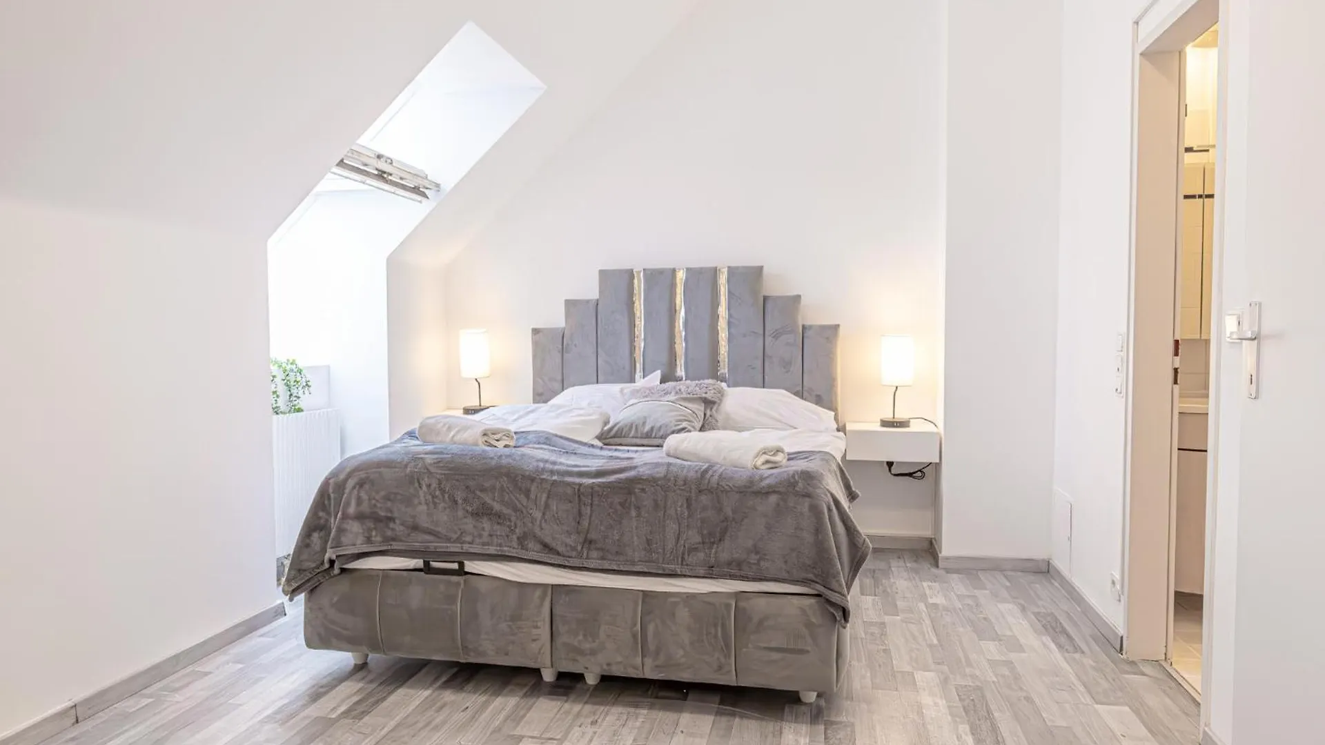 Lovely 2Br & 1Lr Apartment In The Heart Of Βιέννη