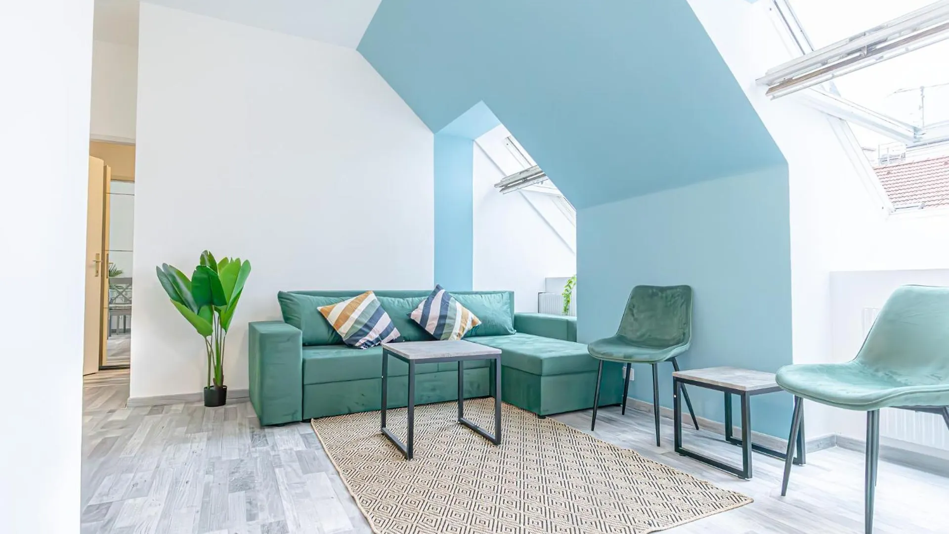 Lovely 2Br & 1Lr Apartment In The Heart Of Βιέννη
