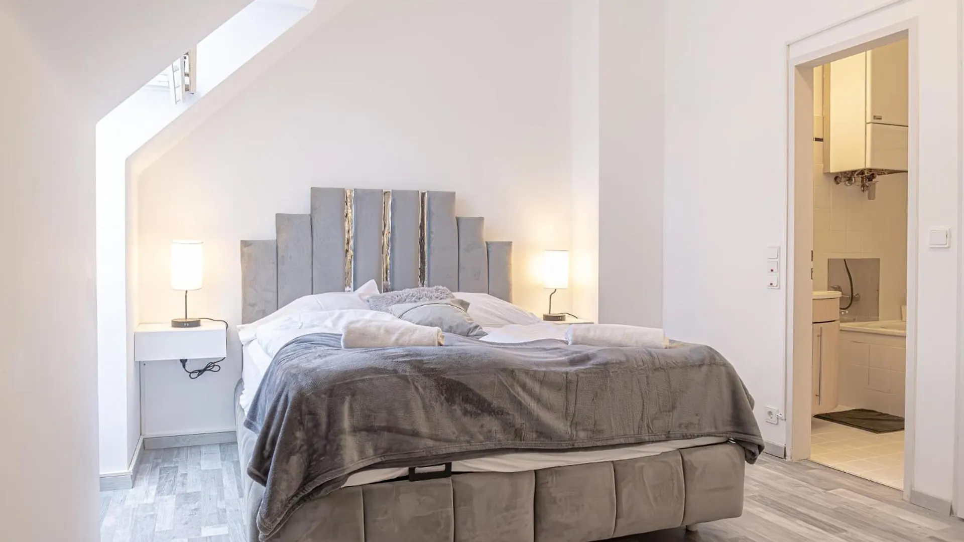 Lovely 2Br & 1Lr Apartment In The Heart Of Βιέννη