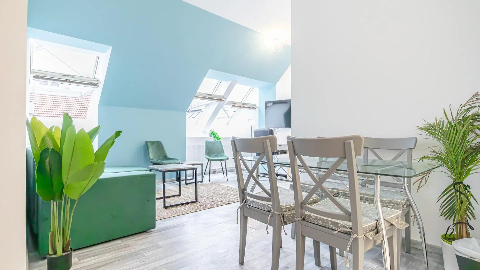 Lovely 2Br & 1Lr Apartment In The Heart Of Βιέννη